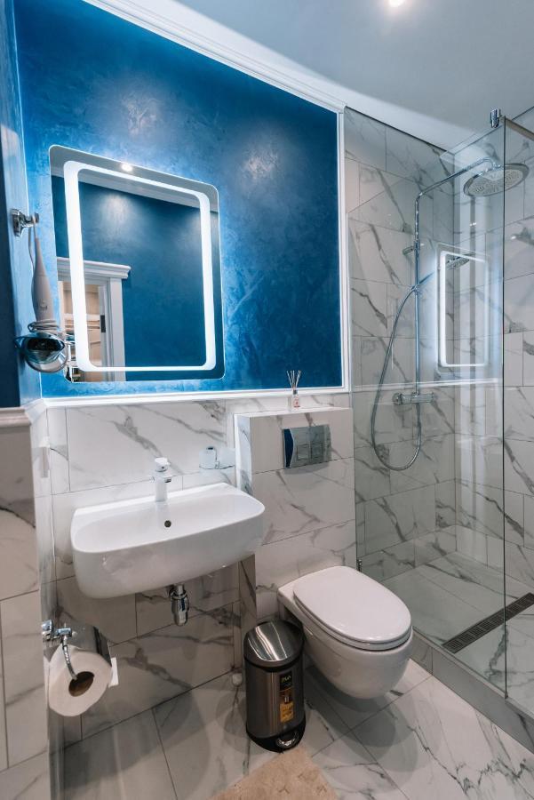 Royal Tower Vip Smart Apartments 3 Kiev Eksteriør bilde